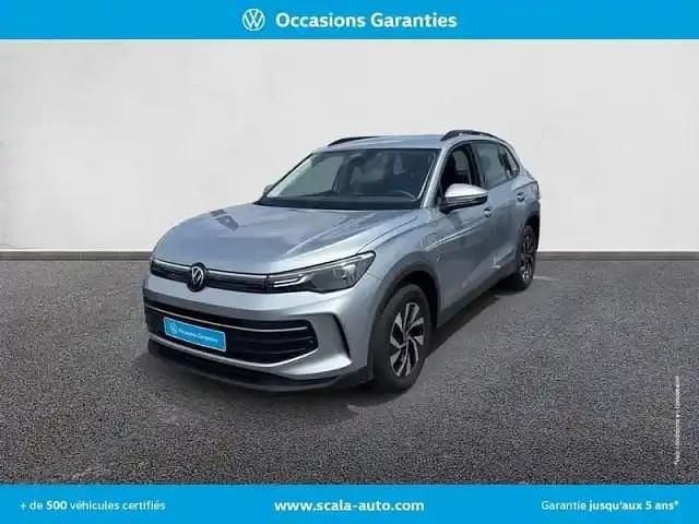 Oyster silver metallic Occasion 2024 VW Tiguan Life SUV | 36 990 € (Super prix) - Image 1/4