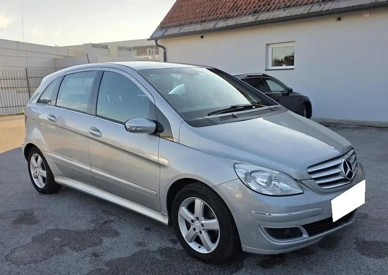 Utilisé 2005 Mercedes B200 Monospace | 3 408 € - Image 1/4