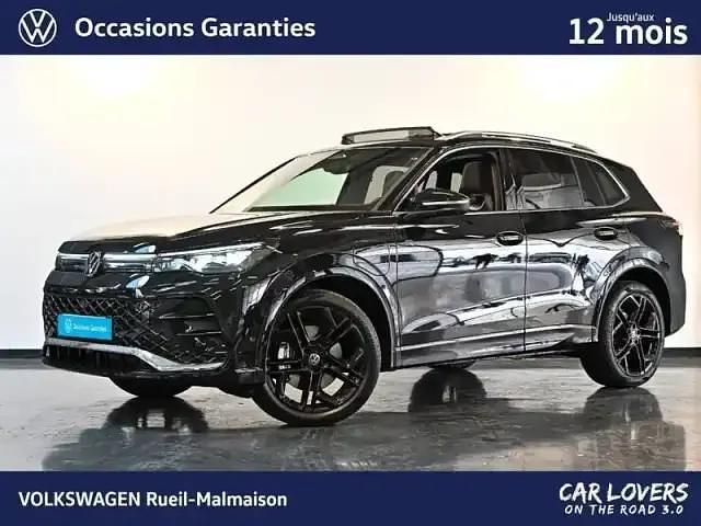 Deep black pearlescent Utilisé 2025 VW Tiguan R-line SUV | 51 990 € - Image 1/4