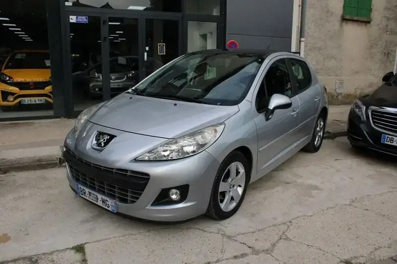 Gris Utilisé 2011 Peugeot 207 Allure Berline | 6 990 € (Prix cher) - Image 1/4