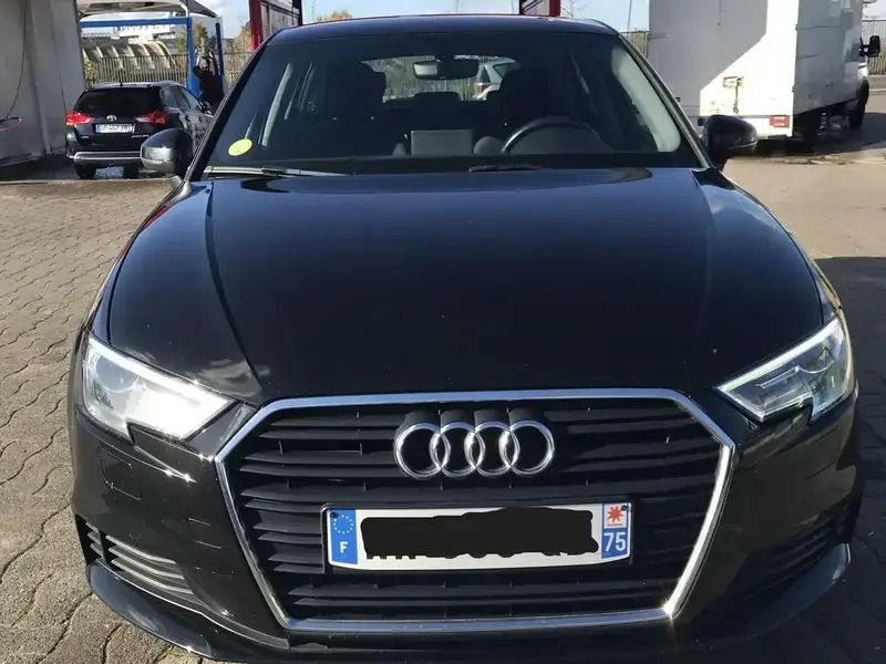 Noir Utilisé 2020 Audi A3 Sportback Sport Berline | 17 500 € (Bon prix) - Image 1/4