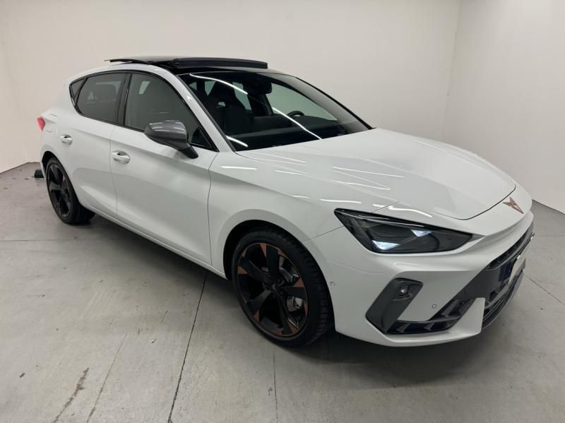 Blanc Utilisé 2024 Cupra Leon Berline | 39 495 € - Image 1/3