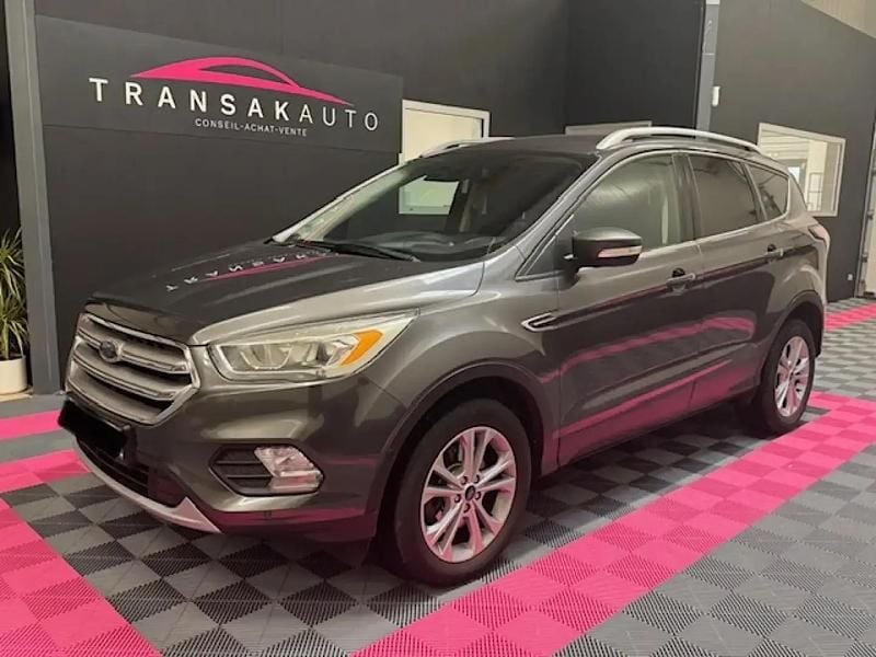 Blanc Occasion 2017 Ford Kuga Titanium SUV | 13 990 € (Prix juste) - Image 1/4