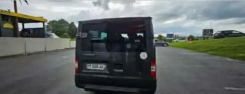 Image 2/4