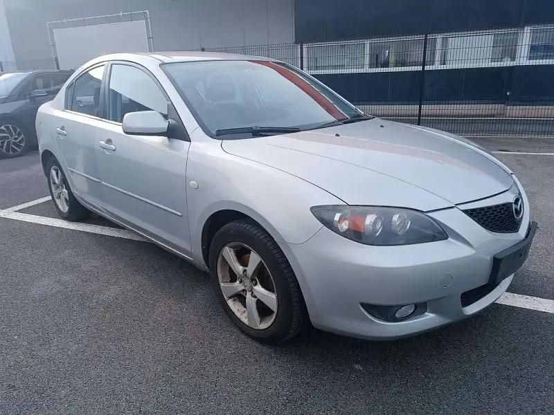 Noir Utilisé 2004 Mazda 3 Comfort Berline | 2 900 € - Image 1/4