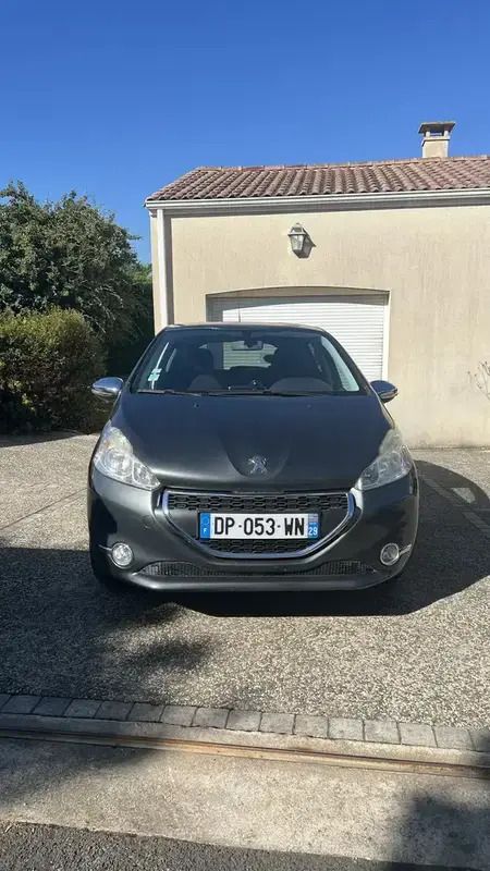 Utilisé 2014 Peugeot 208 Style Citadine | 6 500 € (Prix juste) - Image 1/4