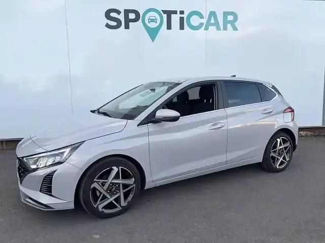 Gris Occasion 2025 Hyundai i20 Berline | 21 990 € (Prix juste) - Image 1/4