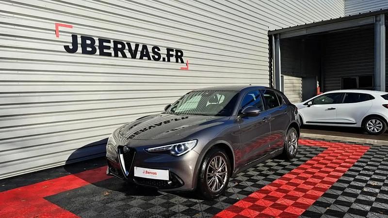 Utilisé 2022 Alfa Romeo Stelvio Super SUV | 23 990 € (Bon prix) - Image 1/4
