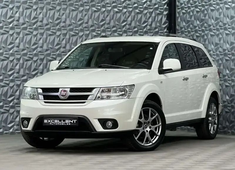 Blanc Utilisé 2016 Fiat Freemont Black Code SUV | 7 300 € (Prix assez cher) - Image 1/4