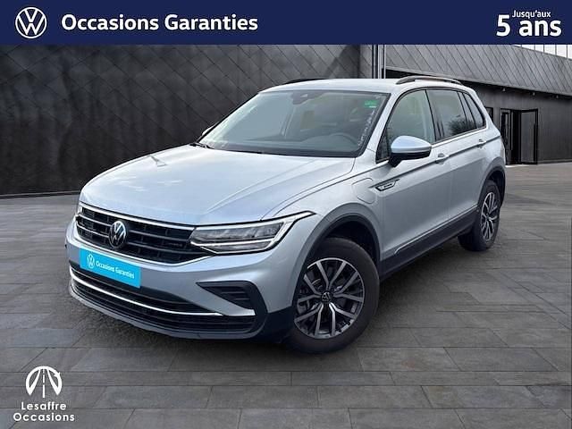 Gris Utilisé 2024 VW Tiguan Life SUV | 33 590 € (Super prix) - Image 1/4