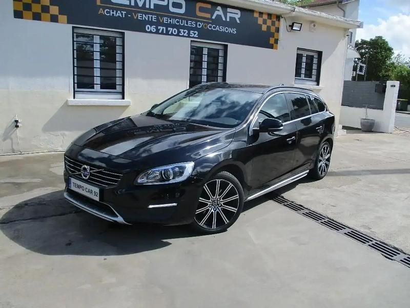 Noir Utilisé 2018 Volvo V60 Break | 14 990 € - Image 1/4