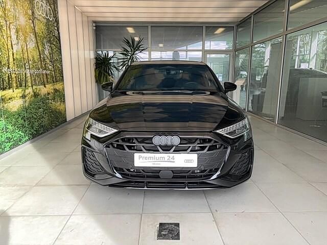 Nouvelle Audi A3 Sportback e-tron S-Line 204 ch (150 kW) 2026 Noir mythique métallisé Citadine