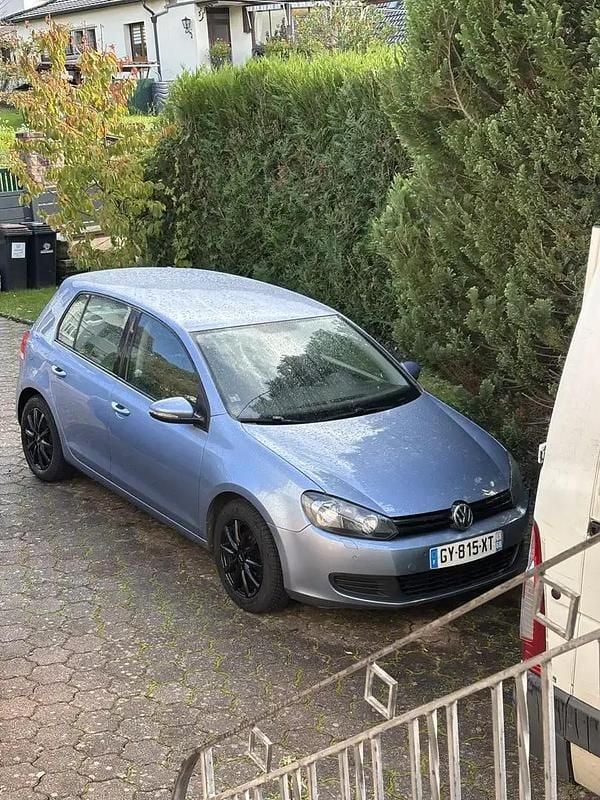 Bleu Occasion 2011 VW Golf Trendline Berline | 4 000 € (Bon prix) - Image 1/2