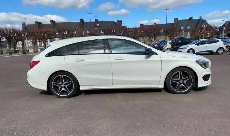 Blanc Utilisé 2015 Mercedes CLA220 Shooting Brake Break | 16 000 € - Image 1/4