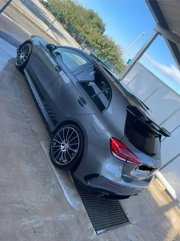 Gris Utilisé 2019 Mercedes A35 AMG AMG Berline | 30 000 € (Super prix) - Image 1/4