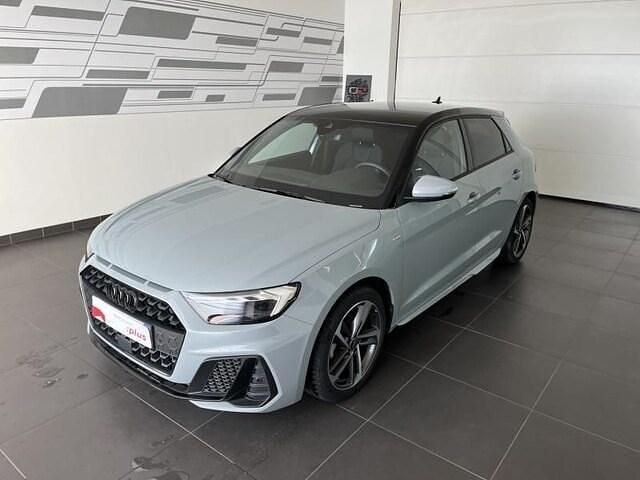 Gris flèche nacré Utilisé 2024 Audi A1 Sportback S-Line Citadine | 30 990 € (Prix cher) - Image 1/4