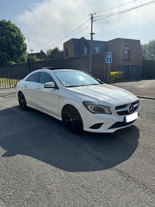 Occasion 2013 Mercedes CLA220 Edition 1 Berline | 11 000 € (Prix juste) - Image 1/4