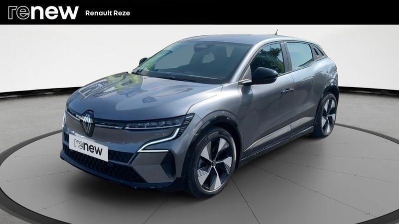 Gris Utilisé 2023 Renault Mégane Equilibre Berline | 25 990 € (Prix juste) - Image 1/4