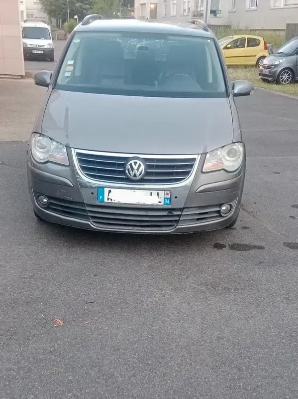 Utilisé 2009 VW Touran Freestyle Monospace | 2 800 € - Image 1/4