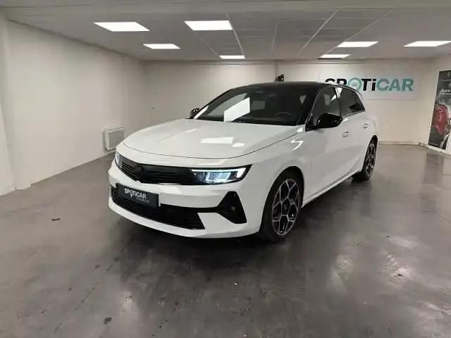 Blanc Utilisé 2024 Opel Astra Berline | 29 900 € (Prix cher) - Image 1/4