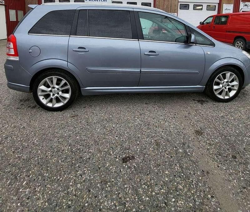 Occasion Opel Zafira 110 ch (80 kW) 2011 Gris Monospace