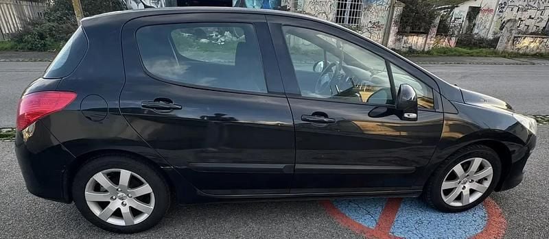 Utilisé 2011 Peugeot 308 Berline | 2 200 € (Bon prix) - Image 1/4