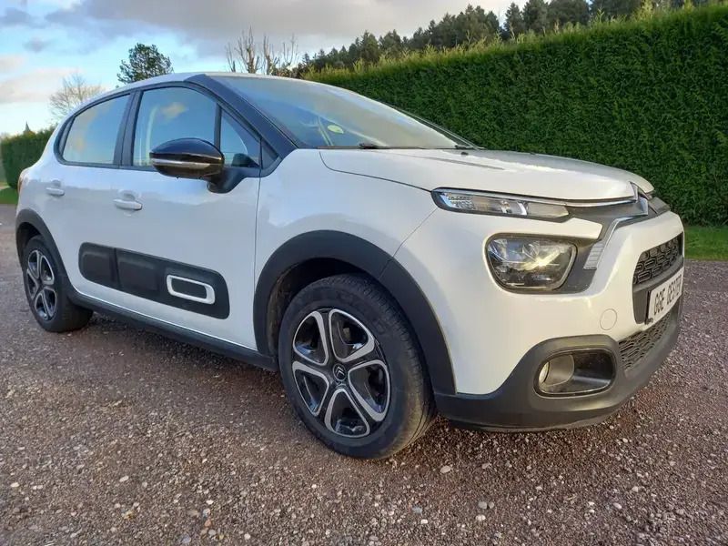 Blanc Utilisé 2022 Citroën C3 Feel Citadine | 12 990 € - Image 1/4