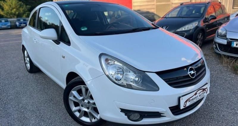 Blanc Utilisé 2010 Opel Corsa Sport Citadine | 3 790 € (Prix juste) - Image 1/4