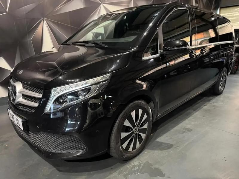 Noir Utilisé 2022 Mercedes V300 Avantgarde Monospace | 73 990 € (Prix juste) - Image 1/4