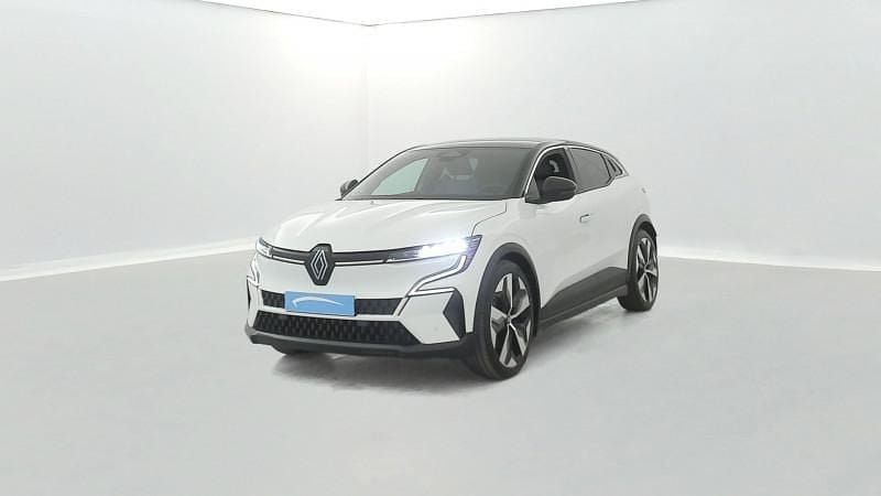 Utilisé 2022 Renault Mégane Techno Berline | 23 990 € (Prix juste) - Image 1/4