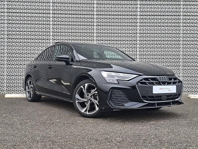 Occasion Audi A3 S-Line 150 ch (110 kW) 2025 Noir mythique métallisé Berline