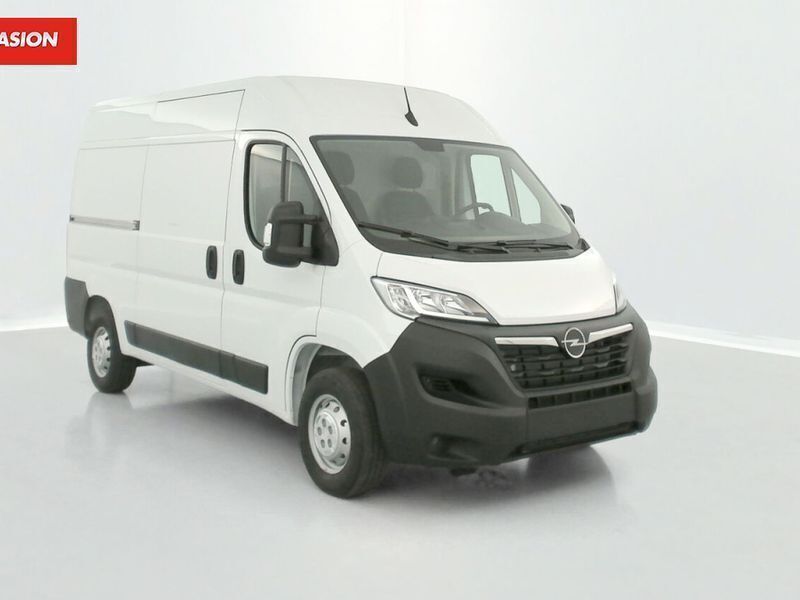 Blanc Occasion 2023 Opel Movano Essentia Van | 34 680 € - Image 1/4