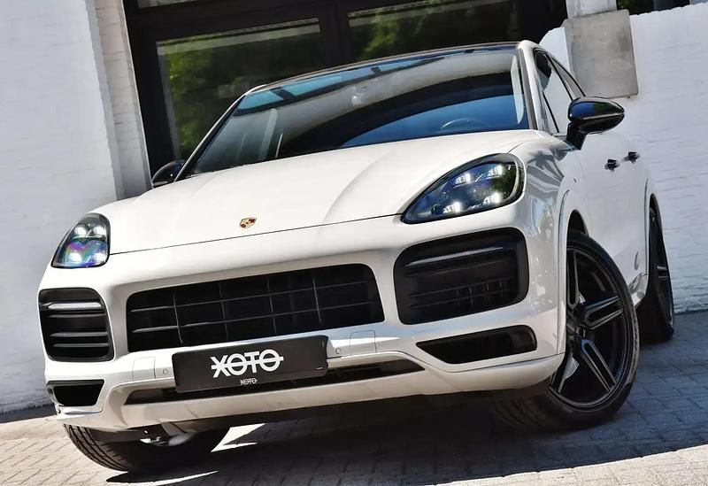 Gris Utilisé 2021 Porsche Cayenne Turbo SUV | 86 950 € - Image 1/4