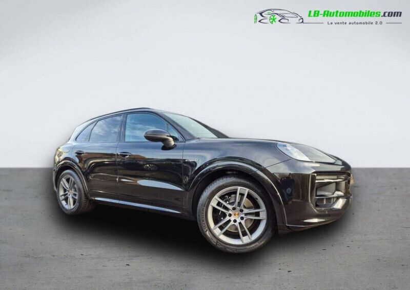 Utilisé 2024 Porsche Cayenne SUV | 118 800 € (Prix juste) - Image 1/4