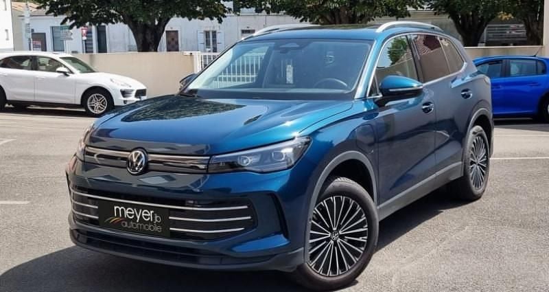 Bleu Utilisé 2025 VW Tiguan Elegance SUV | 52 990 € (Bon prix) - Image 1/4