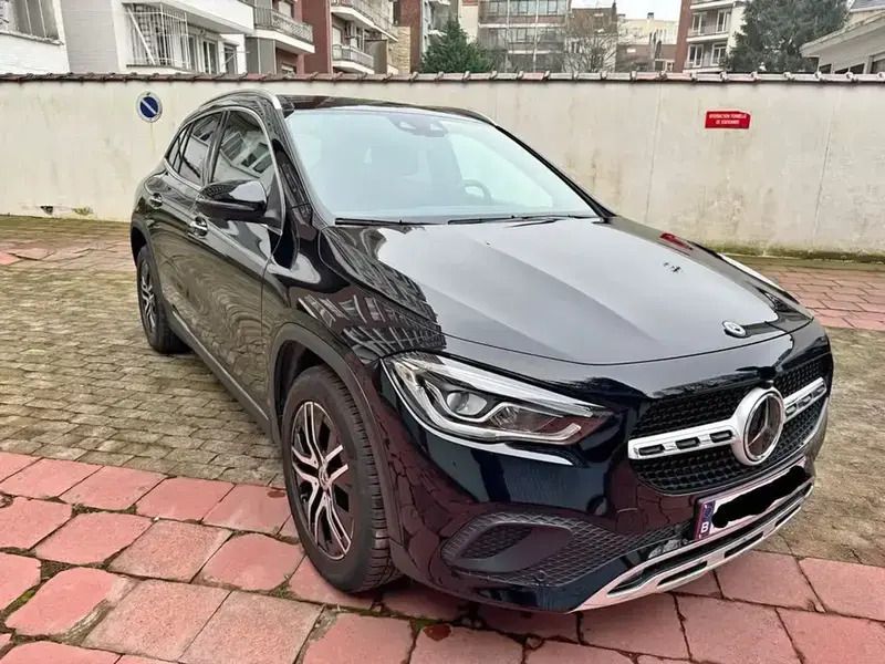 Noir Utilisé 2023 Mercedes GLA200 Business SUV | 42 000 € (Prix cher) - Image 1/4