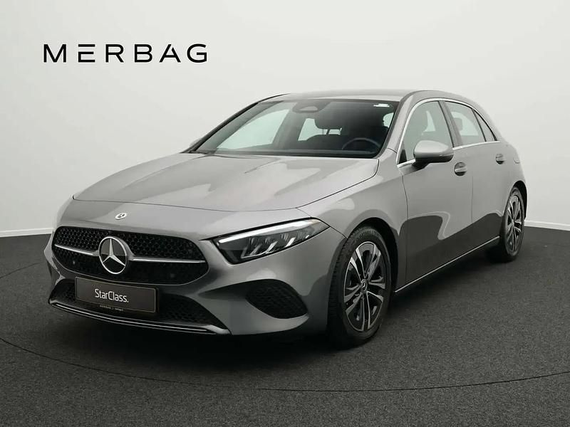 Gris Occasion 2024 Mercedes A180 Progressive Berline | 29 990 € (Prix juste) - Image 1/4
