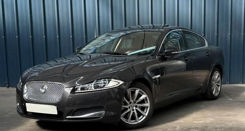 Gris Occasion 2013 Jaguar XF Classic Berline | 10 000 € - Image 1/4