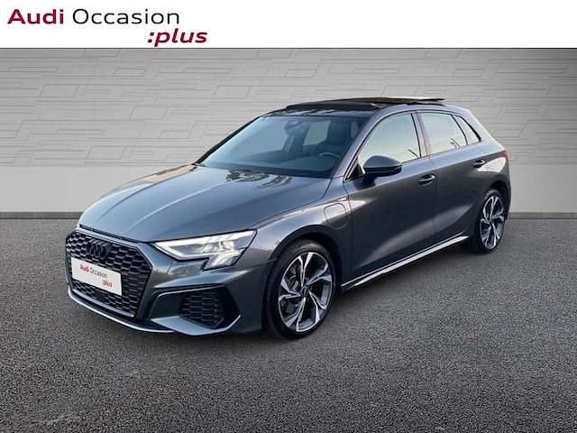 Gris daytona nacré Utilisé 2021 Audi A3 Sportback e-tron S-Line Citadine | 26 980 € (Prix juste) - Image 1/4