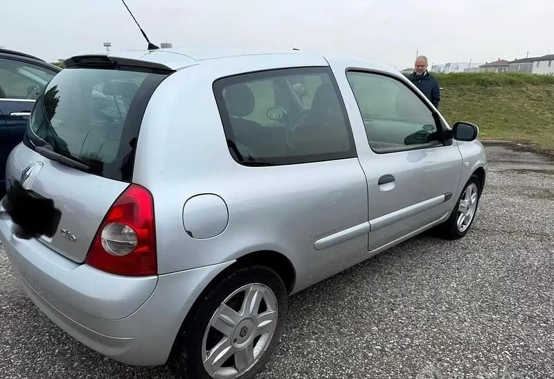 Occasion 2005 Renault Clio II Dynamique Berline | 700 € (Super prix) - Image 1/4