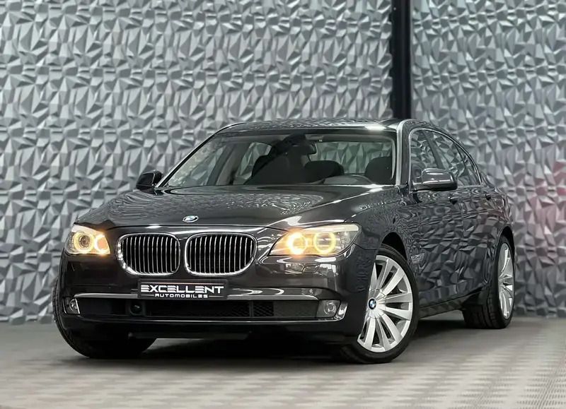 Gris Utilisé 2009 BMW 750L Sport Line Berline | 9 950 € - Image 1/4
