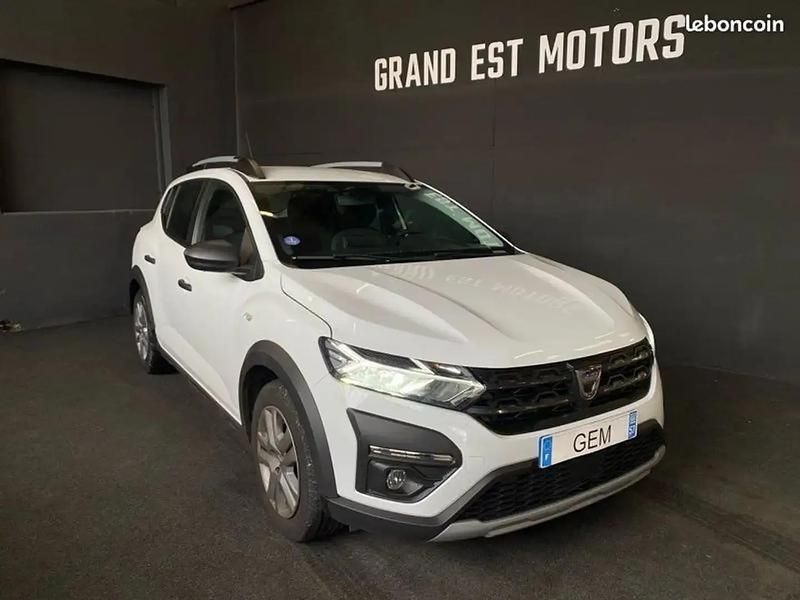 Blanc Occasion 2022 Dacia Sandero Stepway Berline | 12 490 € (Prix juste) - Image 1/4