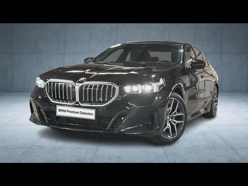 Noir Occasion 2024 BMW 520 M Sport Berline | 56 900 € - Image 1/4