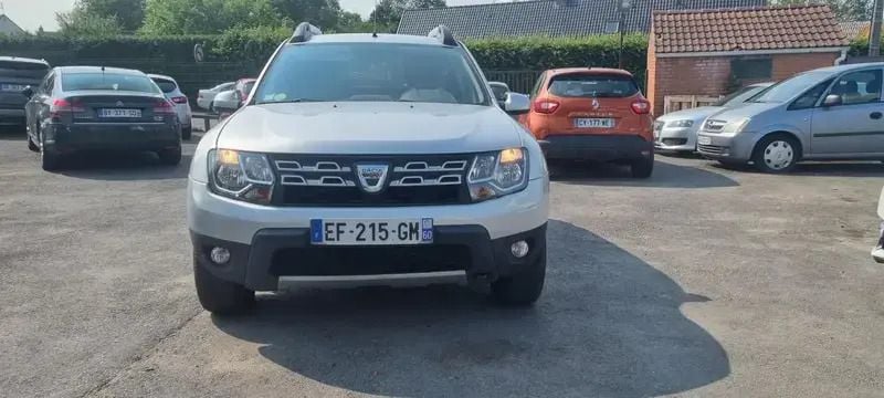 Gris Utilisé 2016 Dacia Duster Prestige SUV | 10 500 € (Prix juste) - Image 1/4