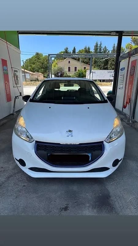 Occasion 2014 Peugeot 208 Active Citadine | 5 800 € (Bon prix) - Image 1/4