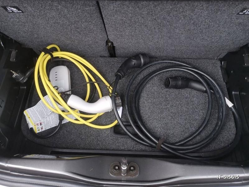 Occasion VW e-up! Style 61 kW (83 ch) 2022 Gris Citadine