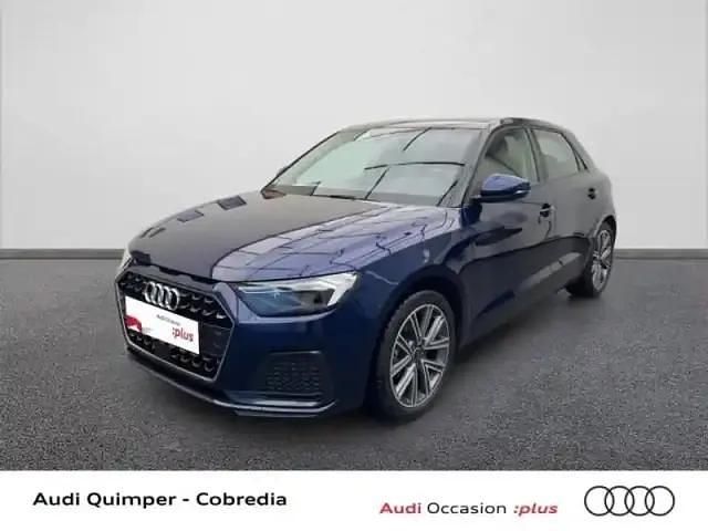 Bleu navarre métallisé noir mythe métallisé Occasion 2025 Audi A1 Sportback Design Citadine | 24 840 € (Prix juste) - Image 1/4