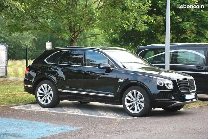 Noir Utilisé 2017 Bentley Bentayga SUV | 109 000 € - Image 1/4