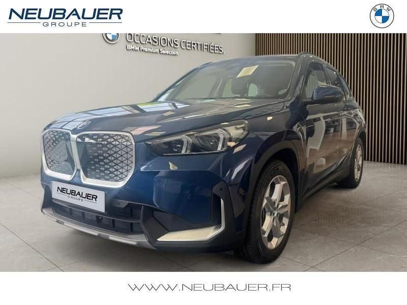 Phytonicblau métal Utilisé 2025 BMW iX1 Comfort Edition SUV | 39 900 € (Prix juste) - Image 1/4