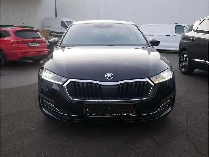 Noir Occasion 2020 Skoda Octavia Ambition Berline | 18 900 € (Prix cher) - Image 1/4